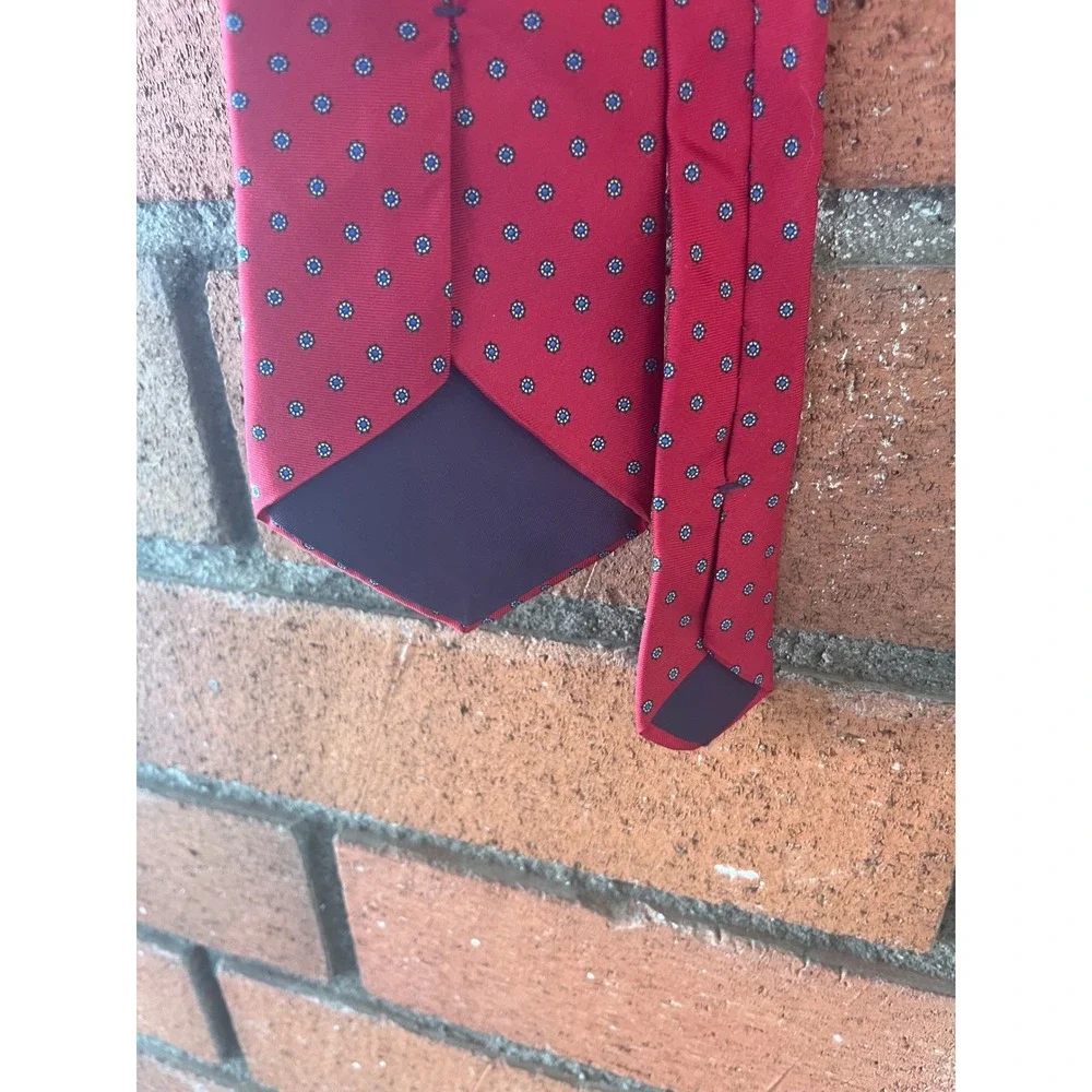 Pierre Cardin Mens Red Medallion Geometric‎ Pattern Classic Necktie Designer Tie
